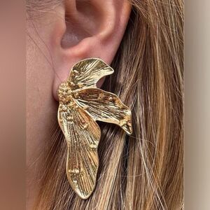 Flower statement earrings in gold #198